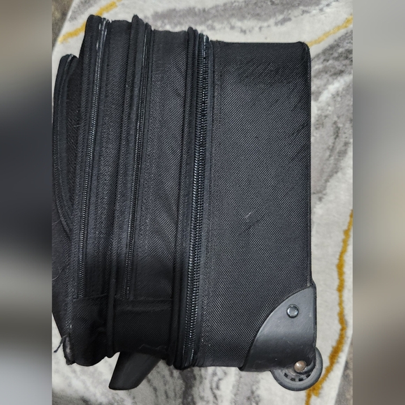 Swiss Gear Rolling Briefcase - Picture 10 of 12